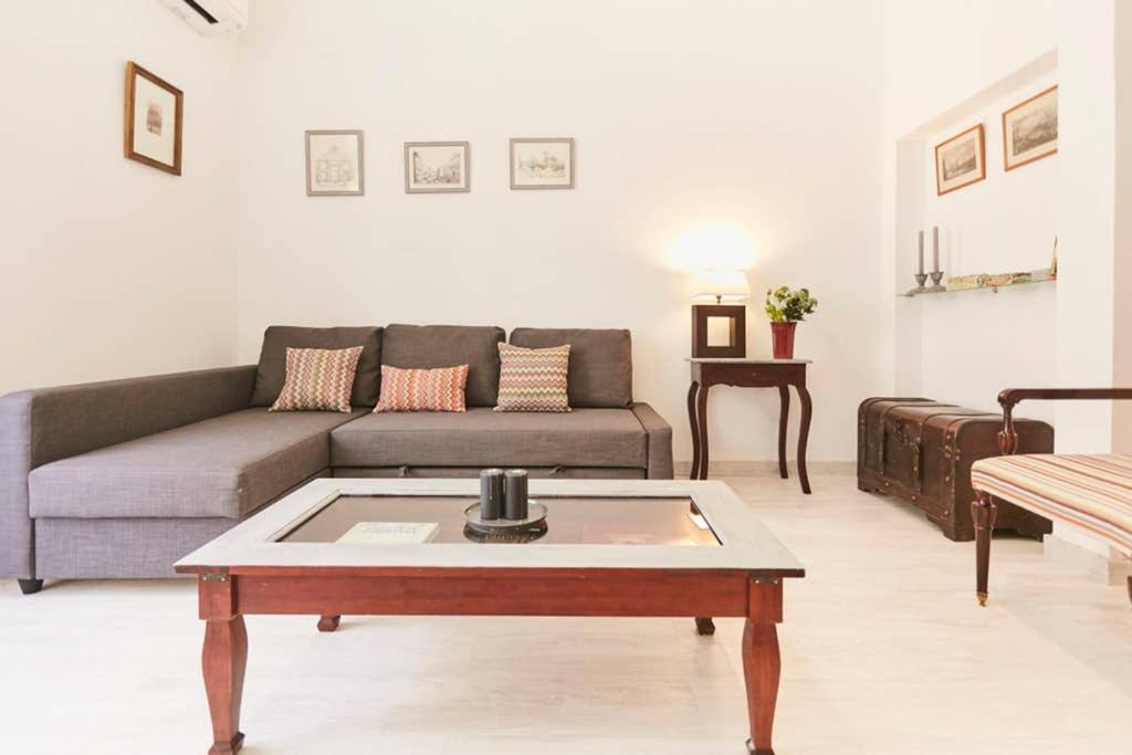 Original Y Coqueto Apartamento Junto A Plaza Mayor Apartment Madrid Exterior foto